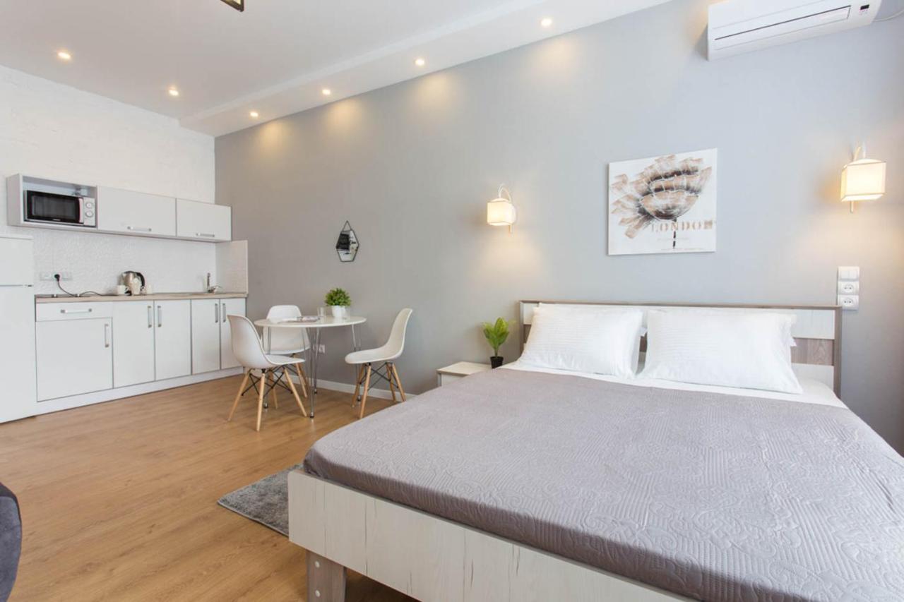 Lux Studio Near Metro Yaroslava Mudroho, Universytet - Chernyshevska Str 95-4 Харков Екстериор снимка