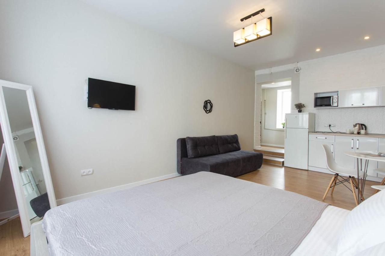 Lux Studio Near Metro Yaroslava Mudroho, Universytet - Chernyshevska Str 95-4 Харков Екстериор снимка
